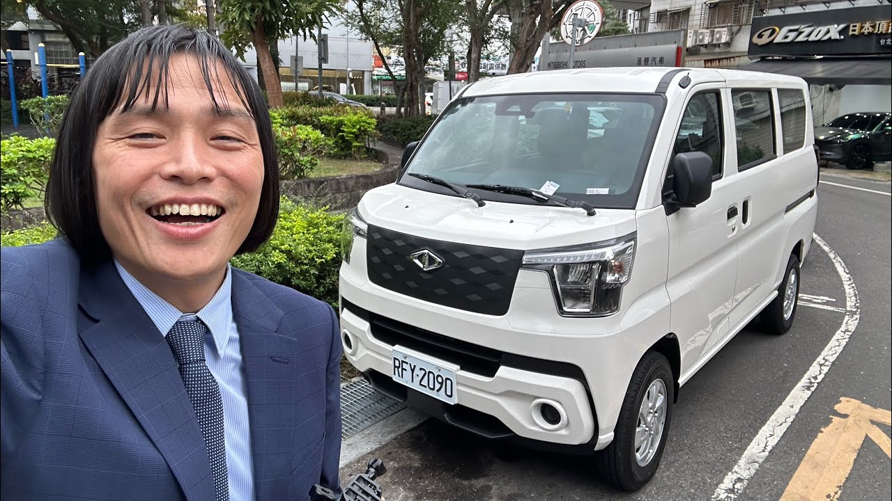 J Space 8人座 新車試駕 閒聊人生百態 竟然還有勞斯萊斯 賓利 藍寶堅尼 法拉利