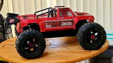 Urban bash with Arrma Outcast 8s on 6s testing the 4mm sway bars.