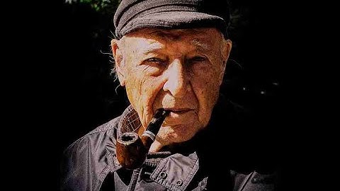 What is a Codger Pipe Smoker?