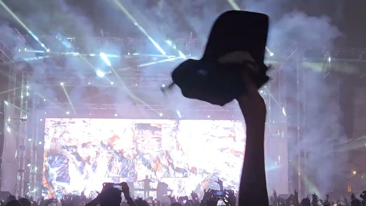 Someone you love Unreleased track by Martin Garrix at Airia Mall Gurugram Sunburn Music Festival