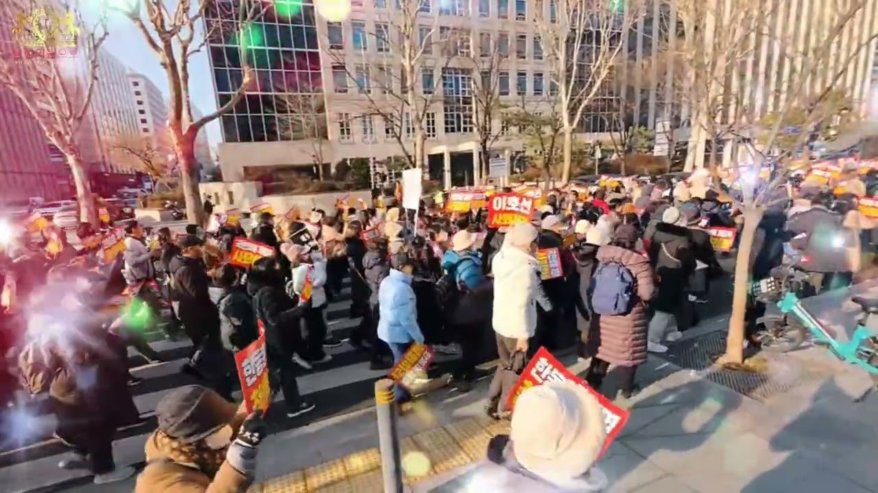 미래 향해 행진~ ! [ 영상출처 : 신나는부산 ]