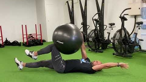 Deadbug With Ball Squeeze