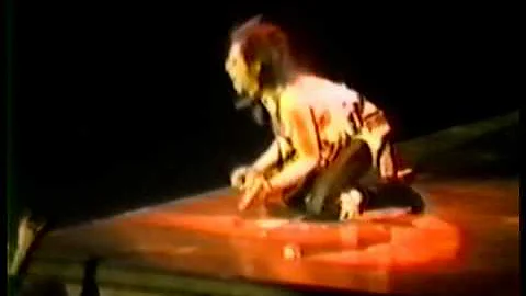 KISS - Vinnie Vincent Guitar Solo - Quebec 1984 - ...