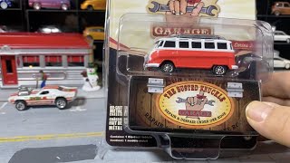 Diecast Review 1964 Volkswagen Samba Bus Busted Knuckle Garage Series by Greenlight Collectibles