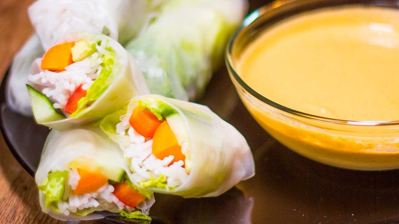 Vegan Summer Rolls with Delicious Peanut Dip - Homemade Vietnamese Summer Rolls | Our Vegan Kitchen💚