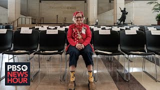 Women who inspired 'Rosie the Riveter' honored for service during WWII