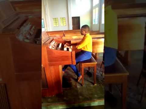 Video: Piano Kama Ala Ya Muziki