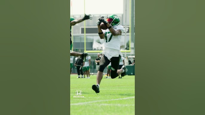 Image Aaron Rodgers image beautiful image beautiful image beautiful - Aaron Rodgers Drops In Beautiful Pass To Garrett Wilson - YouTube