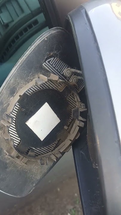 Как снять полотно зеркала заднего вида Passat B6 Как снять зеркальное стекло с зеркала заднего вида Volkswagen Passat -