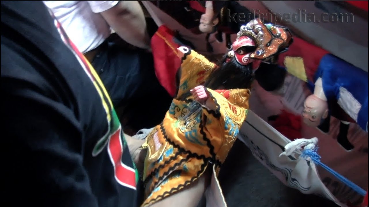 Wayang Potehi Klenteng Tjoe Hwie Kiong Kediri