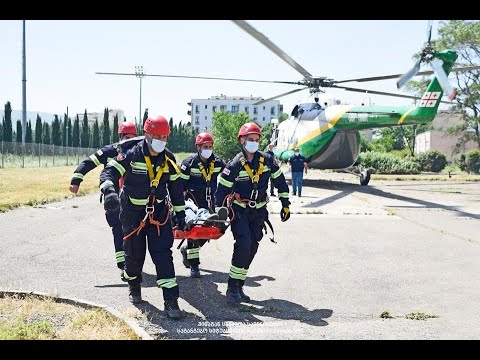 მაშველებმა ომალოში დაშავებული მწყემსი თბილისში გადმოიყვანეს