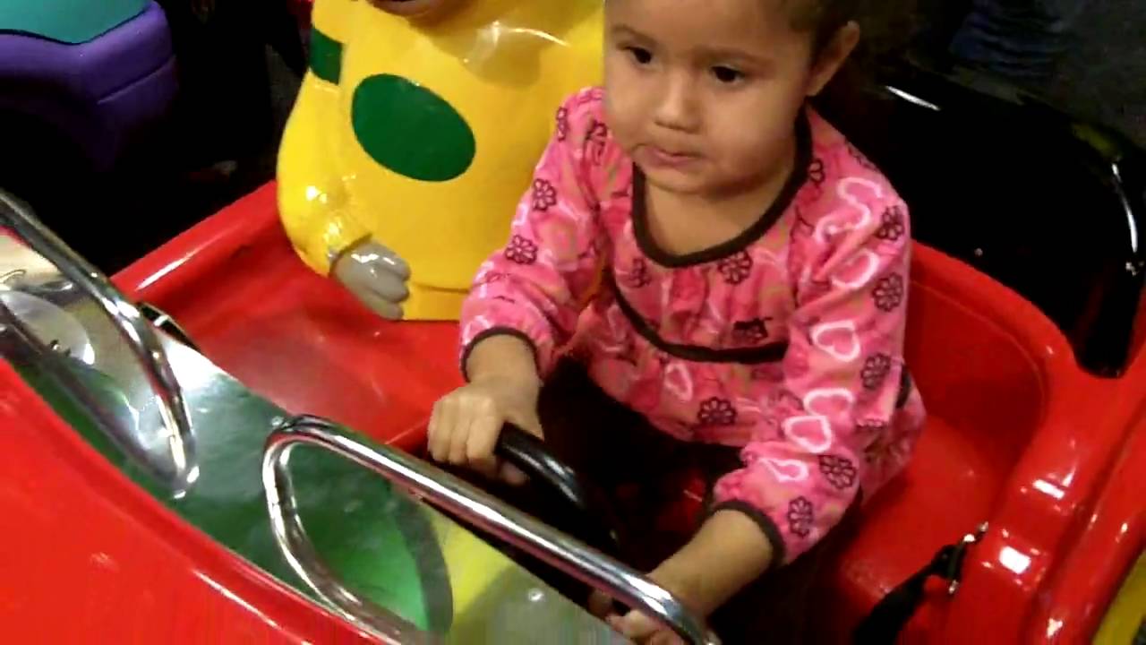 Isabella Riding The Car Ride At Chuck E. Cheese.mp4 - YouTube