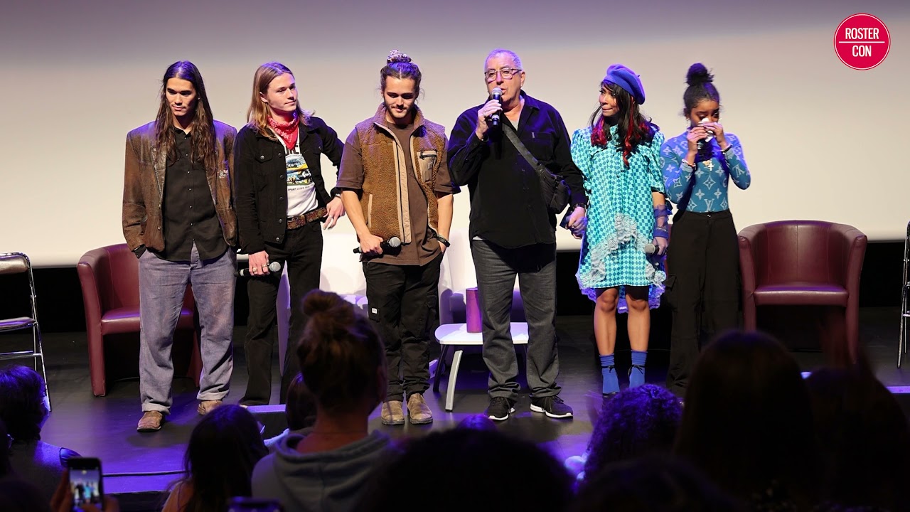 Kenny Ortega announces the cancellation of Julie and the Phantoms - YouTube