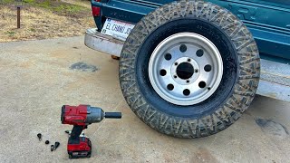 Replacing a broken tire valve stem @elchanojose