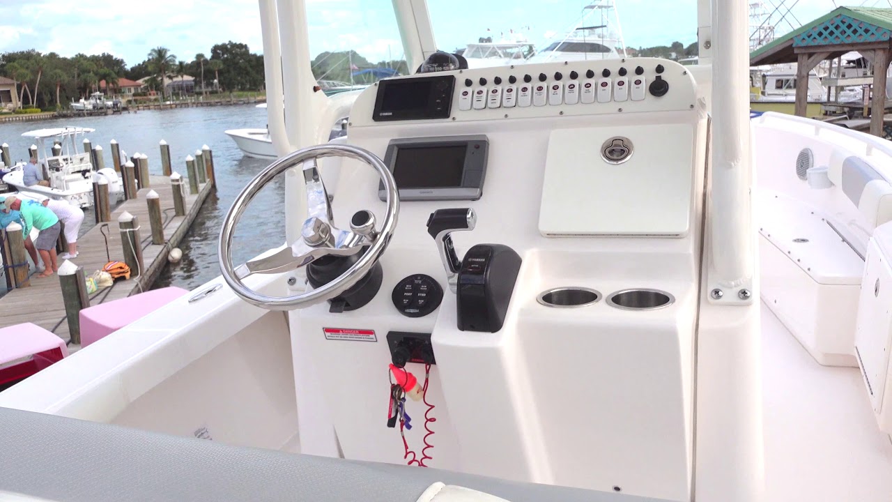 2013 Everglades 243CC w/Yamaha 300 only (296 hours) Beautiful w/trailer**Stuart,FL*