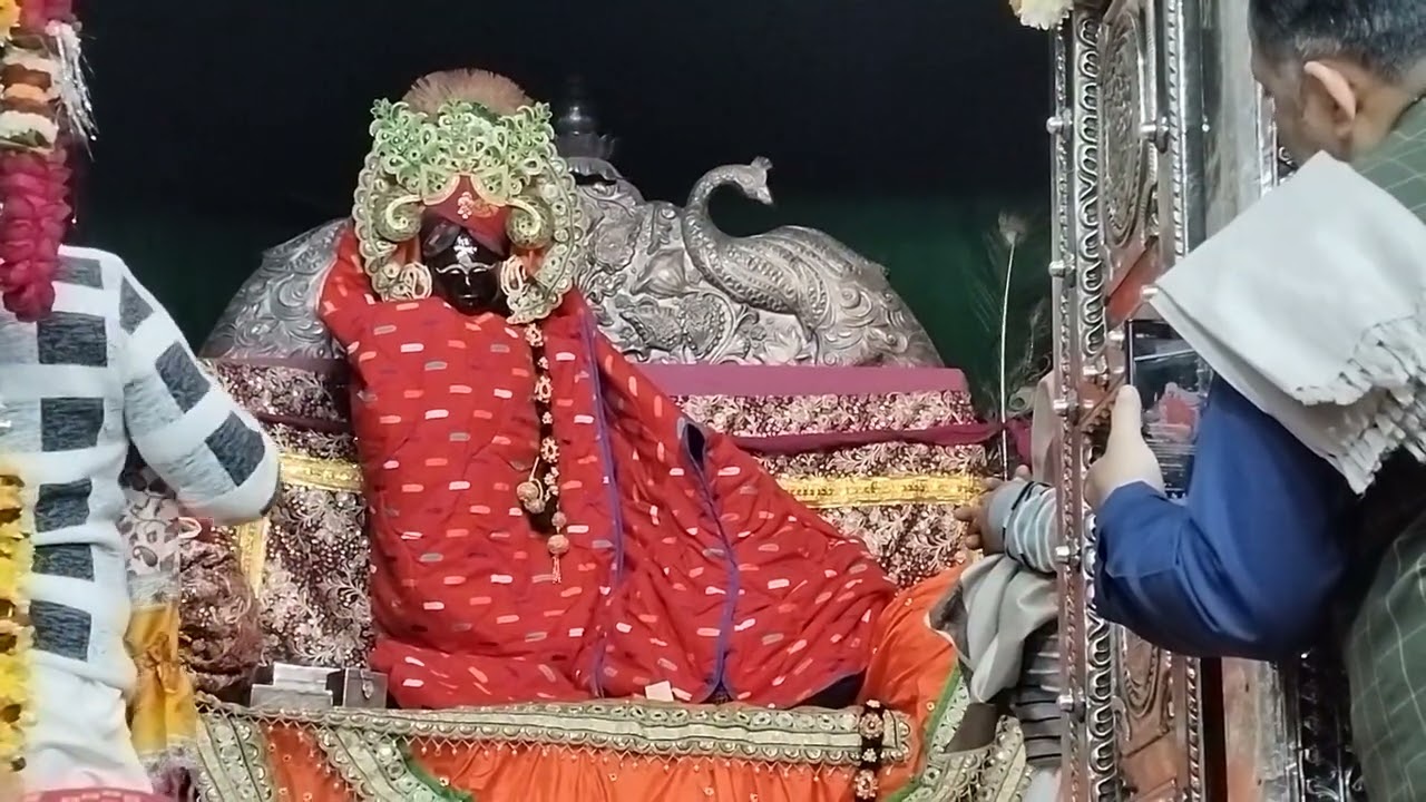श्री राधावल्लभ लाल जू महाराज के मंगला आरती दर्शन 10.12.25 