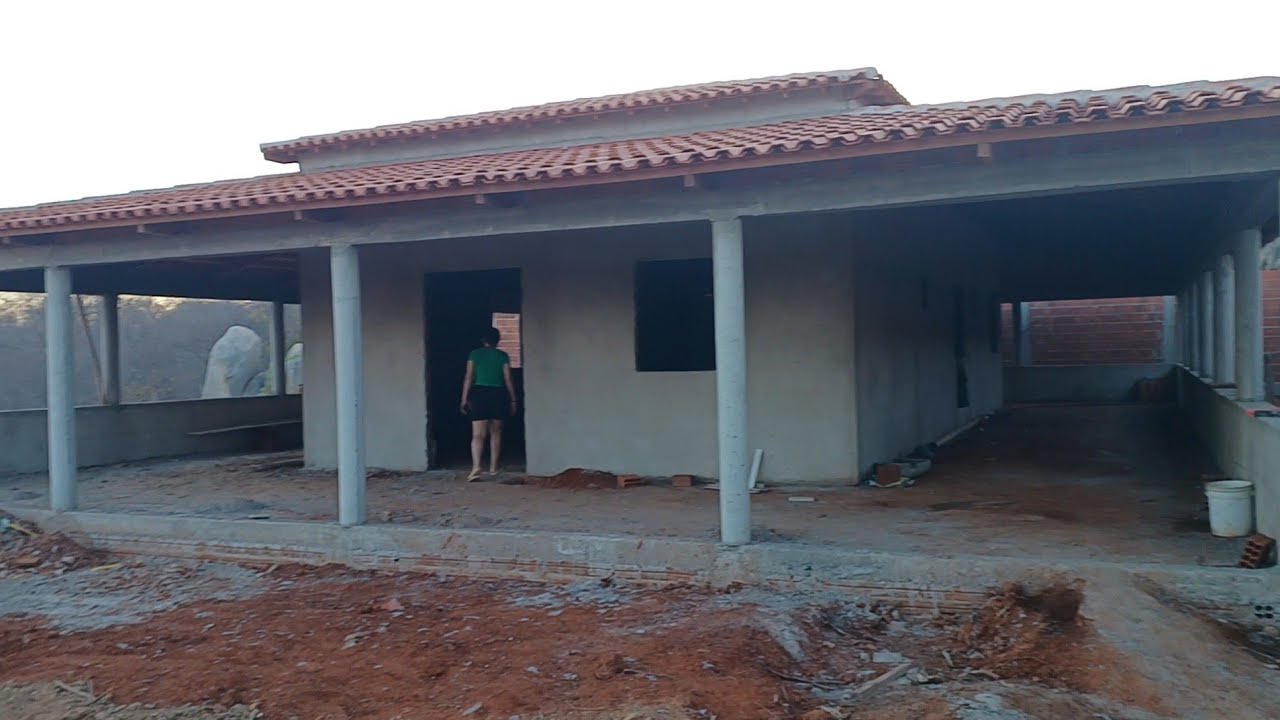 Vejam como está ficando o reboco da casa do meu cunhado. 