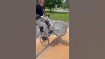 Bmx 84 Mongoose Californian. Getting rusty man.. im losin it.. #cat #trick #bmx #bmxbike #bikelife