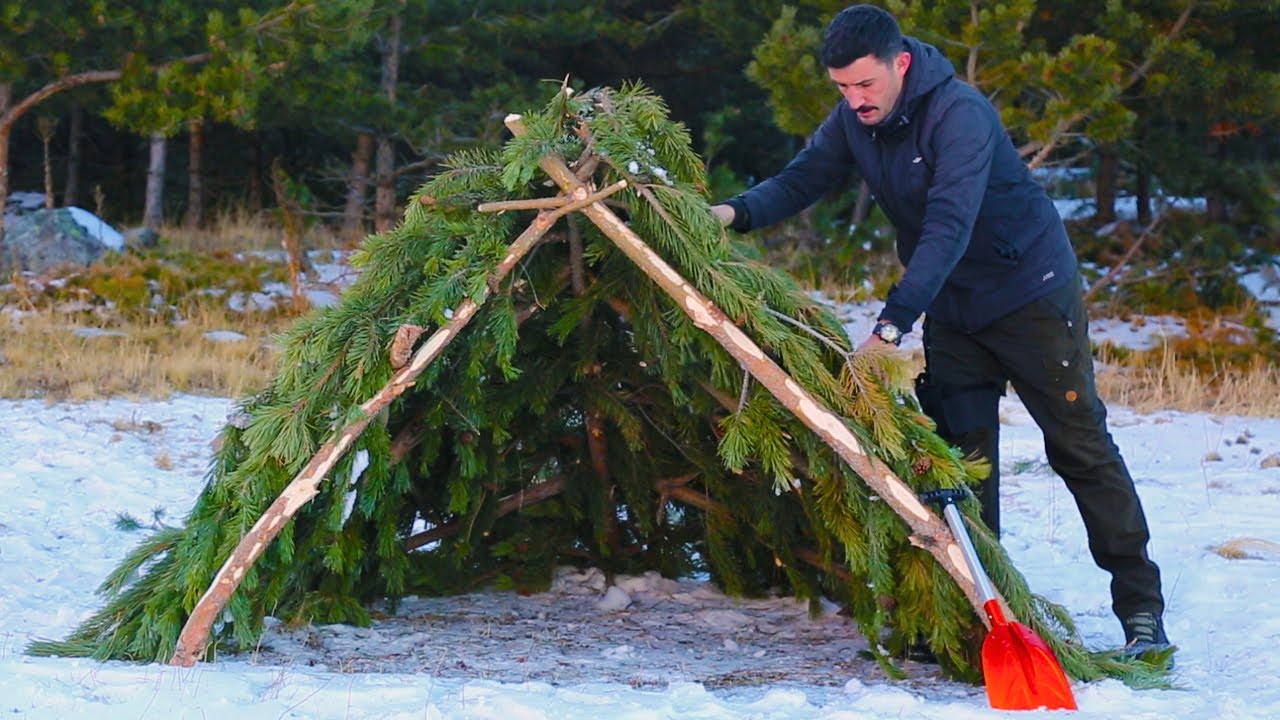 Building a Bushcraft Survival Shelter | Winter Camping | Bushcraft ...