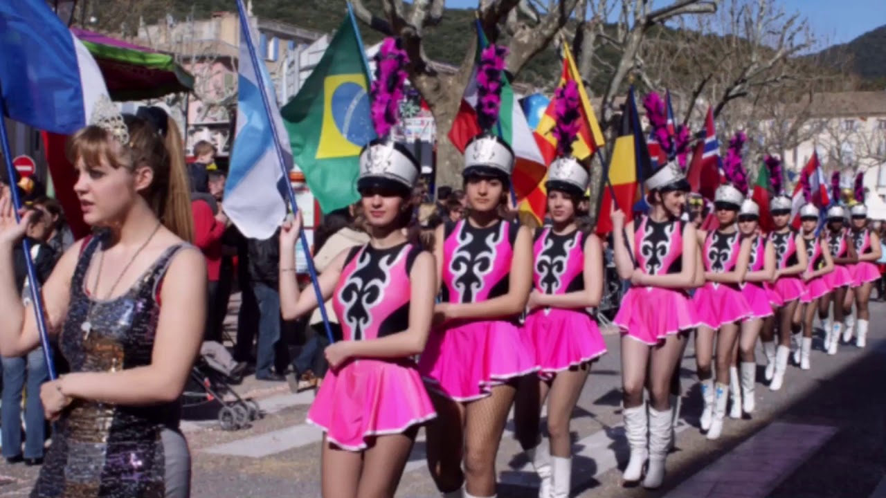 Les majorettes de Marseille - YouTube