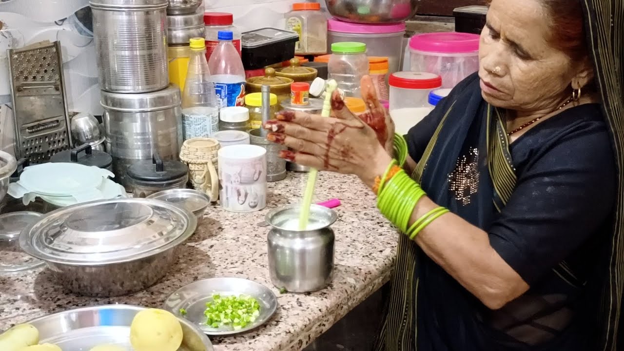 अम्माजी ने बनाया रसा 😄😂🤣