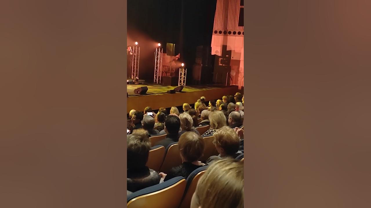 Выступление пугачевой на кипре видео. Братск концерты пугачевой 21983 год.