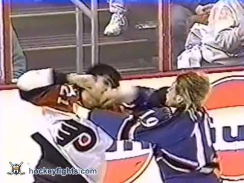 Brendan Witt vs Dan Kordic Mar 9, 1997