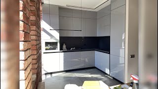 Выполненная на заказ кухня