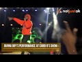 See How Burna Boy Be Killin Dem Sha At Cardi’s Show…..😎