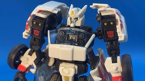 STILL THE BEST GENERATIONS FIGURE?!? - Transformers Generations Drift Figure Review