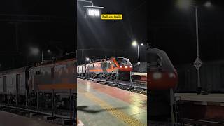 🟠 The Stunning Aerodynamic WAP-7! Tejas Livery Night View | RailLens India