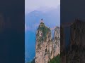 هذا من جد منعزل عن العالم بقوه هذا من جد منعزل عن العالم بقوه