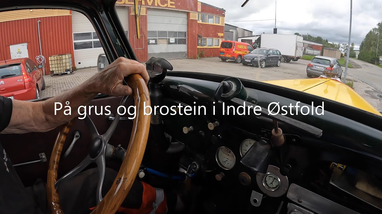 Med gamle biler i Indre Østfold