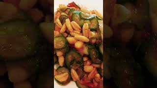 Cavatelli seppioline, zucchine e tris di pomodorini.