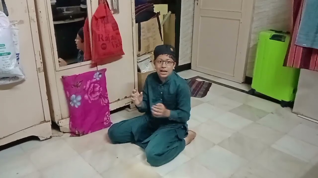 Hand cricket in home full masti cameraman name taha please subscribe share and comment 