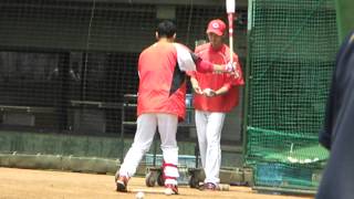 広島カープ 前田智徳のトスバッティング_2012052605