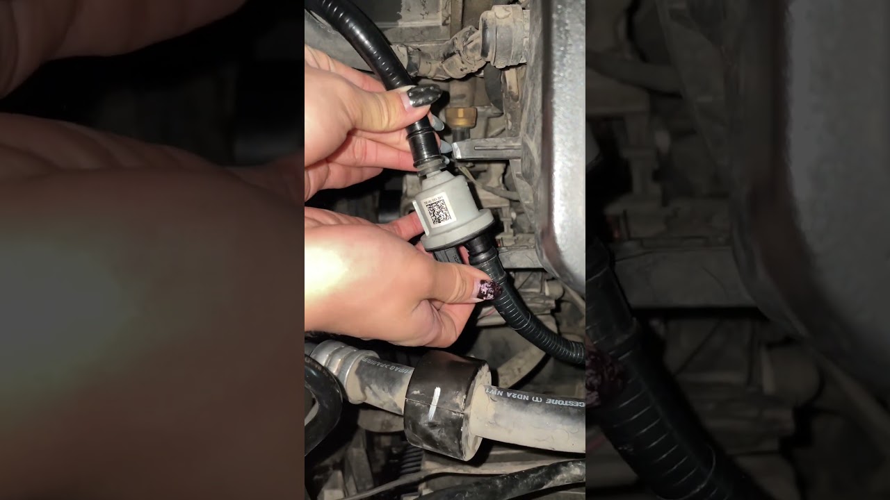 We've finally identified the cause of this noise coming from the fuel tank lid#carknowledge #cartips