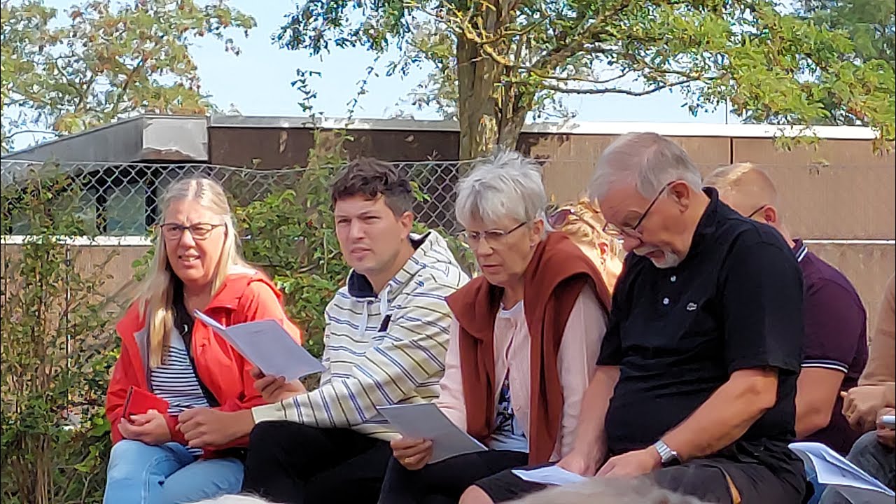 6  Du som har tændt millioner af stjerner   SANG