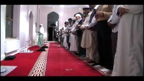 الشيخ حسن المغربى صلاة التراويح فى بريطانيا 2011 من سورة هود 4