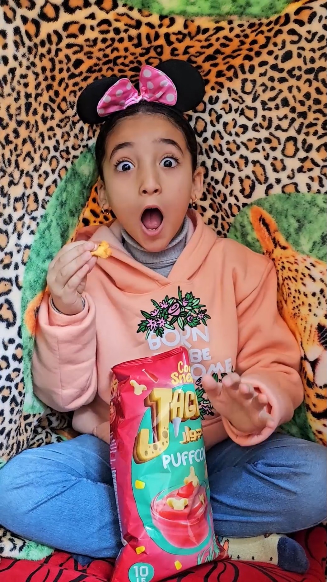 رورو استخبت عشان تاكل الشيبسي? (شوف حصل ايه??) #shorts