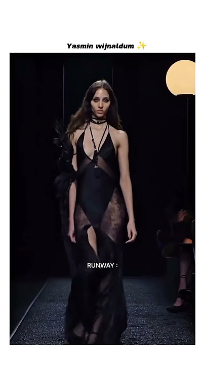 Yasmin Walk | #runway