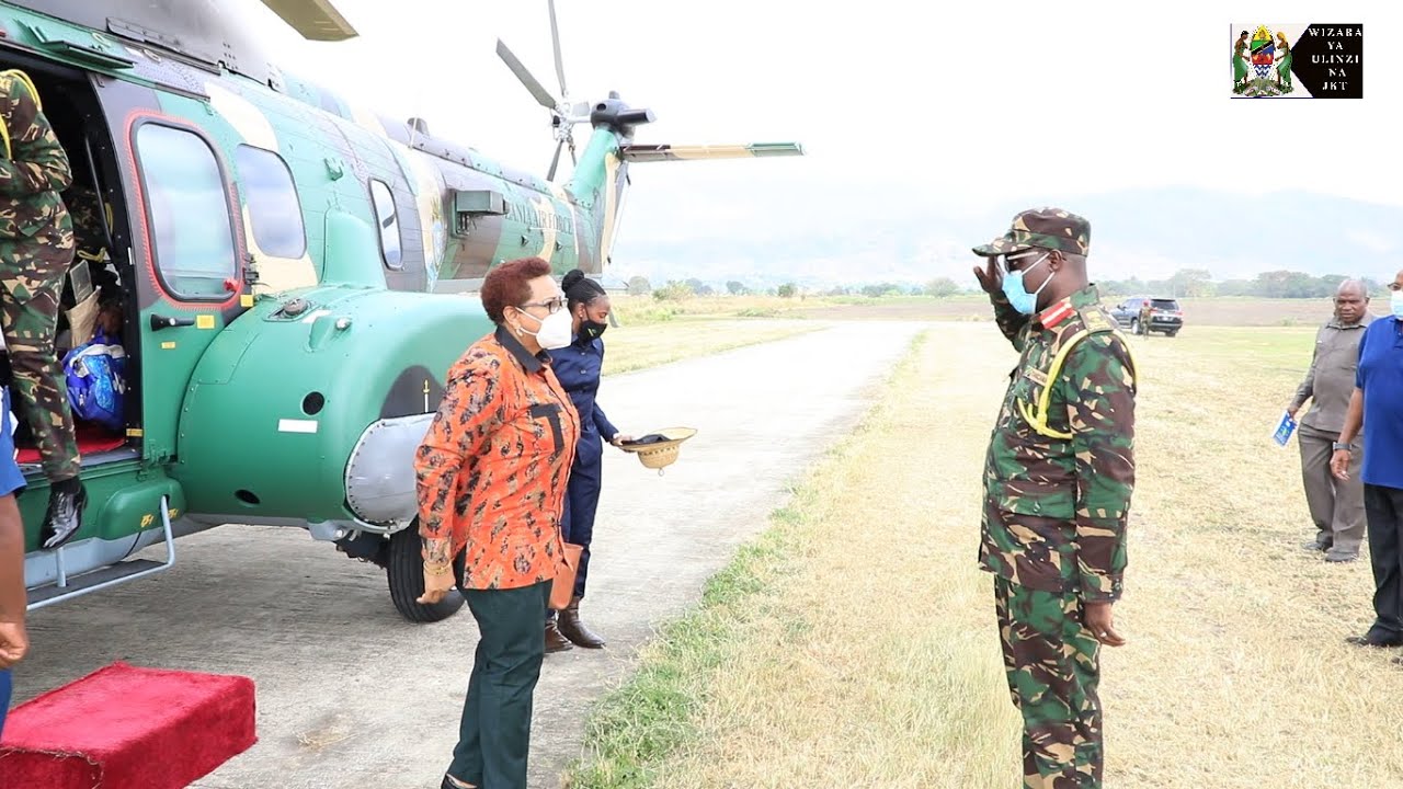 KAZI IENDELE, Tazama Waziri wa Ulinzi na JKT Alivyotumia Helicopter Kutembelea CHITA JKT