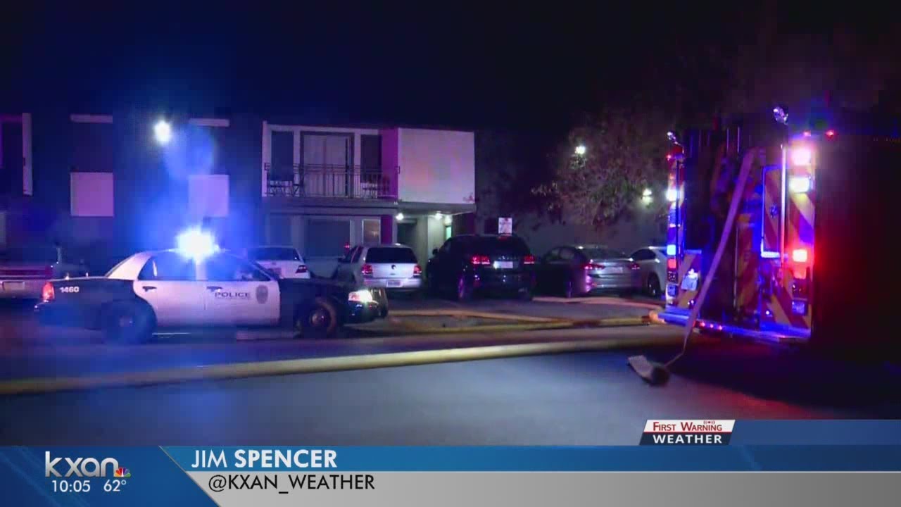 No injuries reported in southeast Austin apartment fire - YouTube