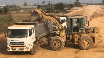 Liugong Wheel loader loading dump truck