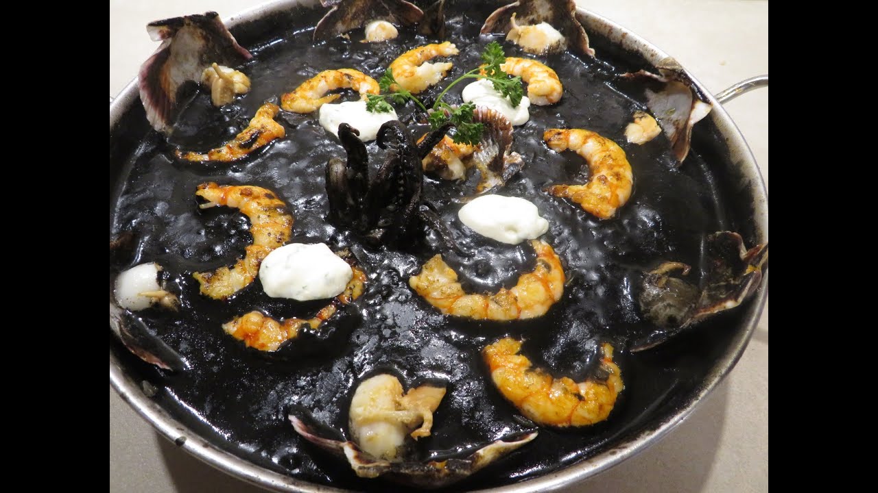 COCINANDO CON ROBER CANELLA UN ARROZ NEGRO 