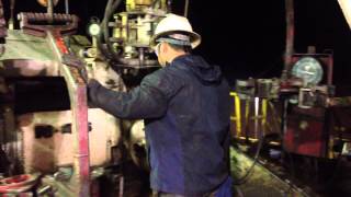 Laying down drill pipe