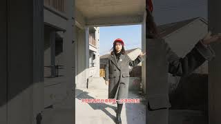 Three Beautiful Ladies Introduce The Aluminum Formwork.hot Girl And Sexy Lady.