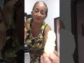 Vó roseira com o bolo