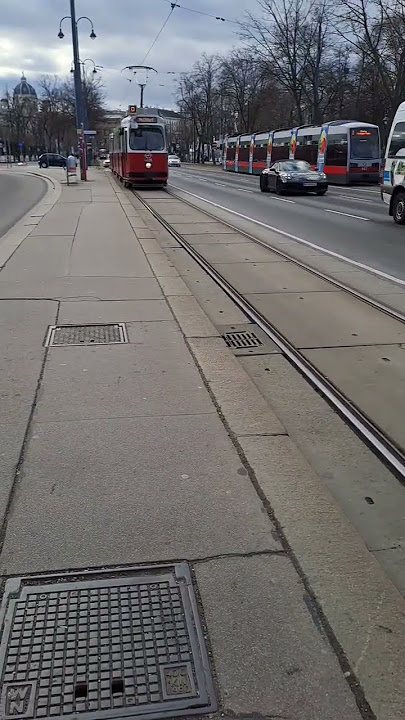 A beautiful tram, Triebwagen E2, from the 70s functioning in Wien! #mobility #tram #train #wien