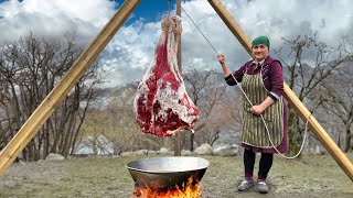 Relaxing Life and Cooking in the Mountains of Azerbaijan! Cooking KFC Bull Leg in a Clay Oven